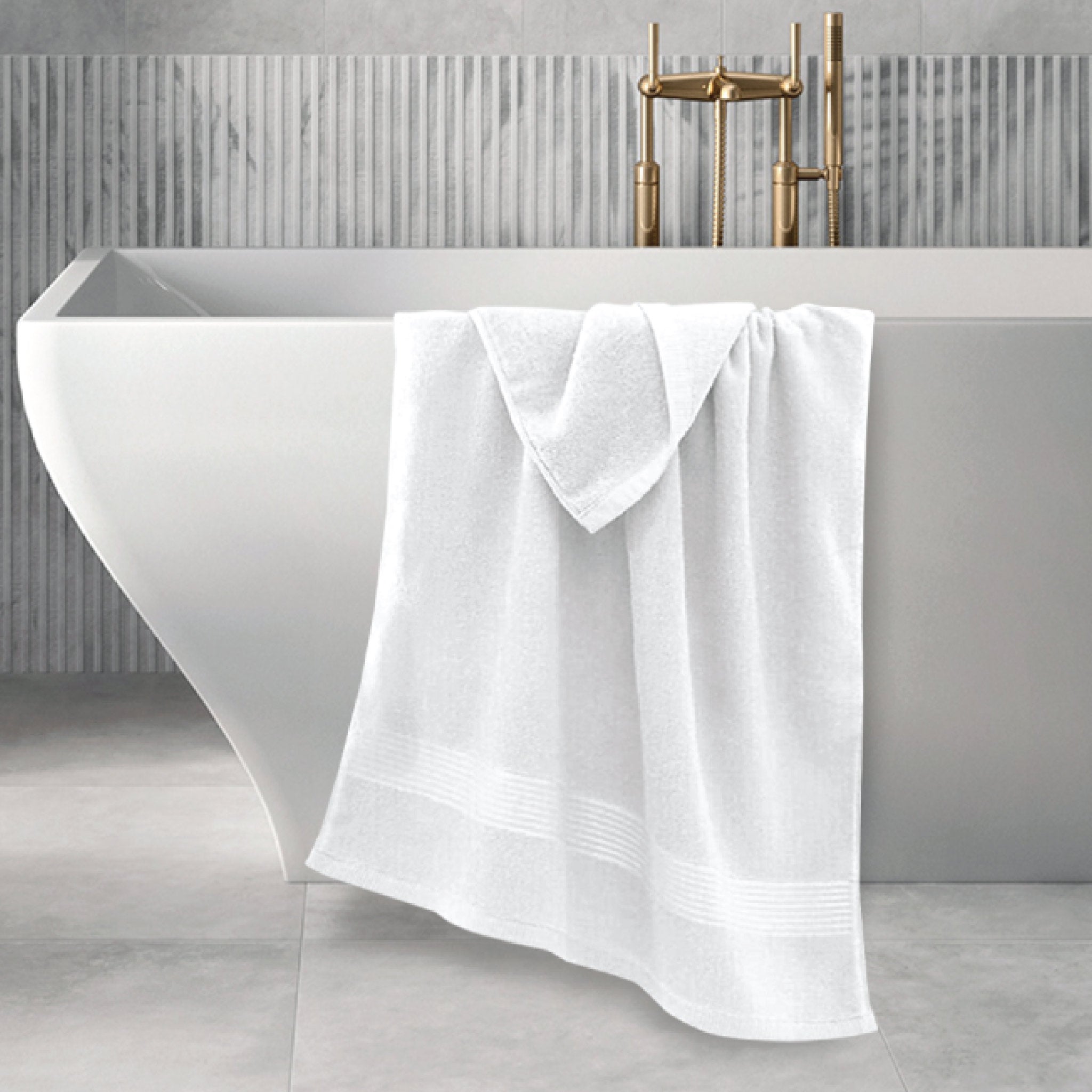 Jumbo Bath Towel 600 GSM 100% Combed Cotton, Extra Large 35x70" (90x180cm), Ultra-Absorbent & Soft Jacquard Border Hotel Spa Quality, Durable for Daily Use, Gift Pack